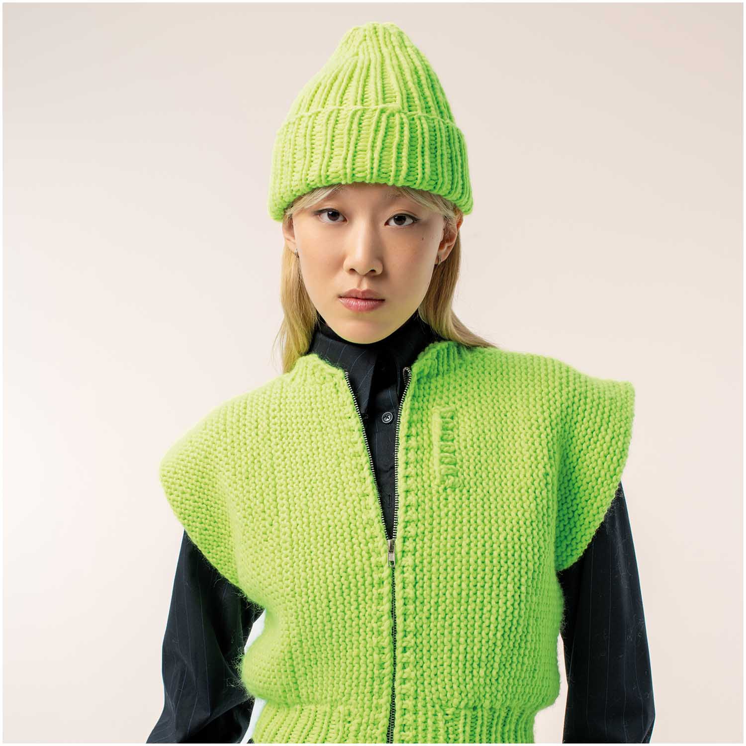 383384.004_AW_Q Rico Design – Essentials Super Neon Super Chunky (004)